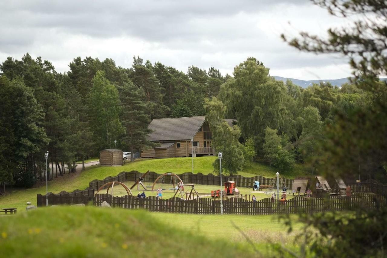 Macdonald Woodland Lodges At Macdonald Aviemore Resort Exterior foto